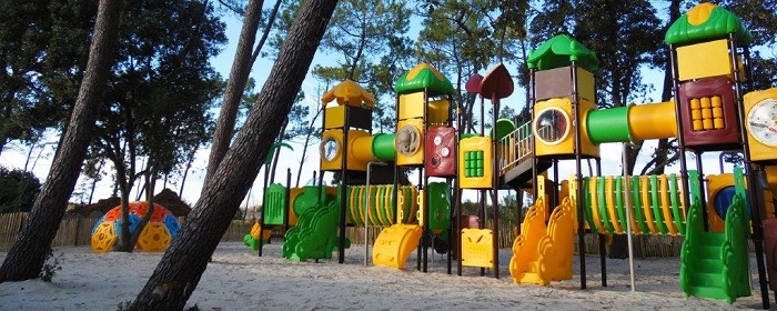 L'aire de jeux du parc résidentiel de loisirs en Vendée