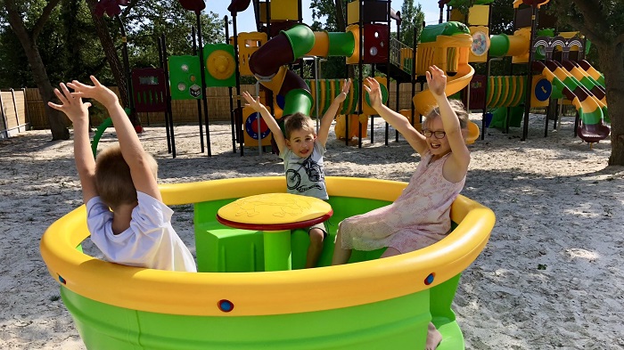 aire de jeux au camping près de Triaize